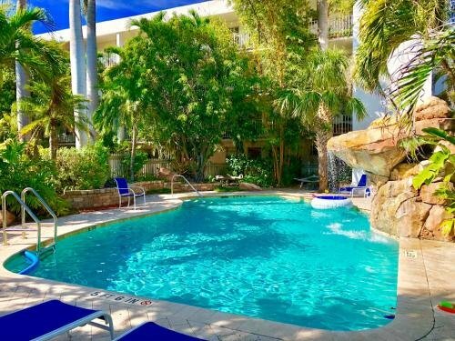 Riverside by the Beach Apartments, Забронировать Апартаменты/квартира Помпано-Бич Broward County