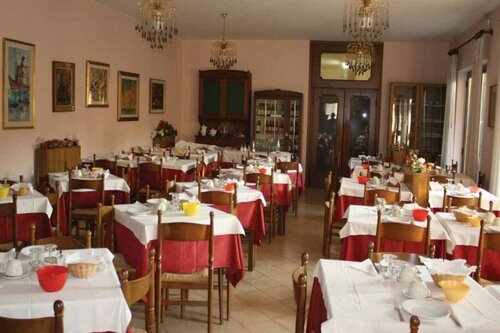 Hotel Centrale, Забронировать Отель Отели в центре Гарды, в центре