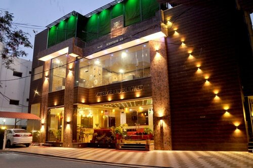 Hotel Grand Bhagwat, Забронировать Отель Отели штата Раджастхана 3 звезды, 3*