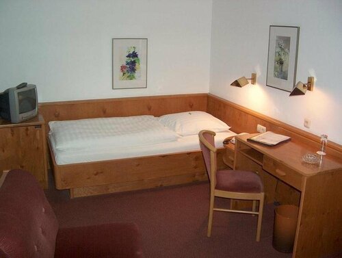 Hotel Pelli Hof Rendsburg by Tulip Inn, Забронировать Отель Рендсбург земля Шлезвиг-Гольштейн, рядом с Галерея Kunstwerk Carlshutte