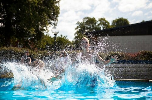 Allégården Kastlösa Vandrarhem, Prenota Hotel Hotel a Småland con piscina, Piscina