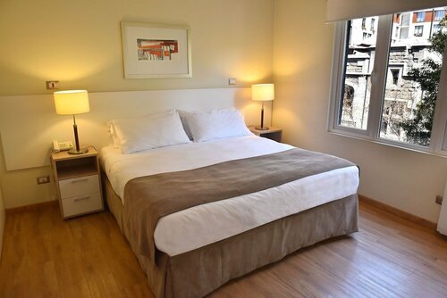 Lastarria 70 Apartments, Забронировать Апартаменты/квартира Отели Сантьяго с парковкой, рядом с Ла Часкона, Парковка