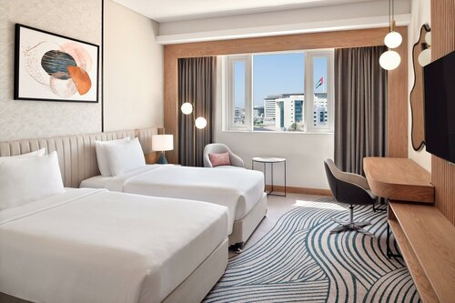 Crowne Plaza - Dubai Jumeirah by IHG, Забронировать Отель Отели Джумейра с бассейном, Бассейн
