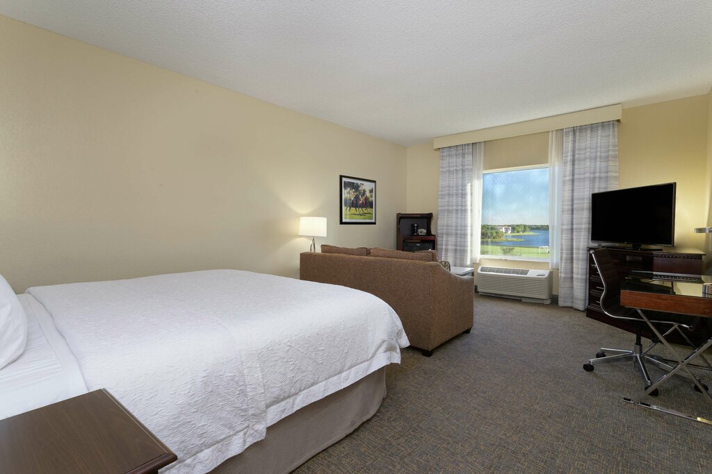 Hampton Inn & Suites Wellington