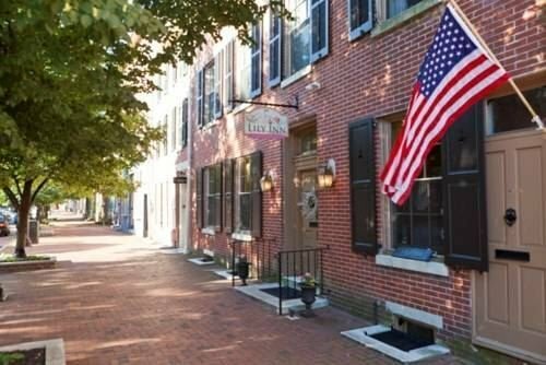 The Lily Inn - Burlington, Забронировать Отель «постель и завтрак» Берлингтон Philadelphia Metropolitan Area
