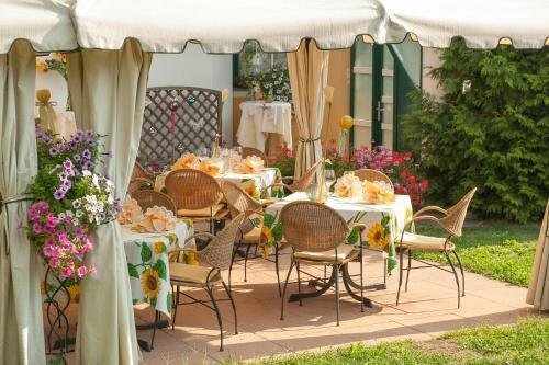 Hotel Restaurant Putzer, Забронировать Отель Отели Нац-Шавес с завтраком, Завтраки