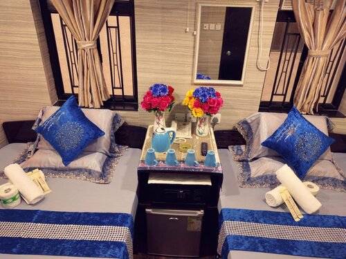 Hostel 16 RECEPTION 24 HOUR Block E 10th floor CHUNG KING MANSION TSIM SHA TSUI KOWLOON, Забронировать Хостел Яучимвон Гонконг, рядом с Beverley Commercial Centre