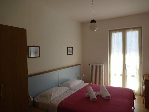 Hotel Silvana Garnì, Забронировать Отель Отели Ломбардии с парковкой, Парковка