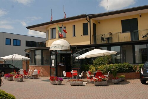 Hotel Gran Delta di ALBA-INVEST srl, Забронировать Отель Розолина-Маре Дельта реки По