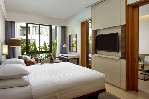 Courtyard by Marriott Bali Seminyak Resort, Забронировать Курортный отель Семиньяк Бадунг, рядом с Seminyak Village