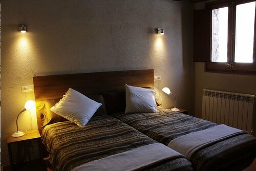 Can Bertran, Book Hotel Toses 