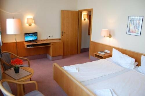 Hotel Fränkischer Hof, Забронировать Отель Отели Китцинген с парковкой, Парковка