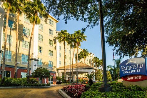 Fairfield & Suites Orlando Intl Drive, Забронировать Отель Орландо Диснейуорлд Орландо, рядом с Museum of Illusions Orlando