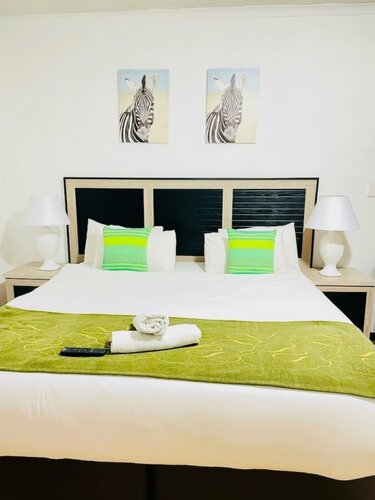 Airport Royal Guest House, Boek Pension Hotels in Gauteng met parkeren, Parkeren