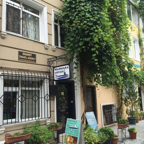 Marmara Guesthouse, Rezervasyon Misafirhane Fatih Beyoglu, Istanbul Sirkeci Terminal yakınındaki