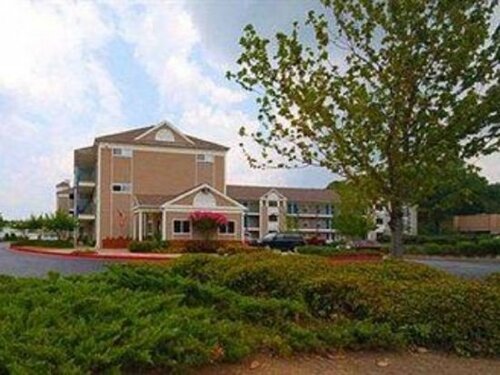 HomeTowne Studios by Red Roof Atlanta - Chamblee, Buchen Sie Hotel Chamblee Georgia