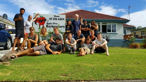 Apple Tree Backpackers, Забронировать Отель Отели региона Бей-оф-Пленти с парковкой, Парковка