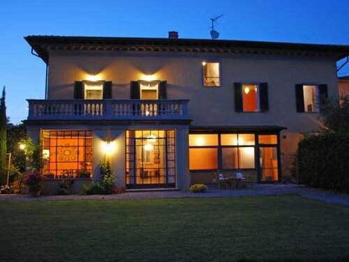 Al Porto Di Lucca B&B, Брондау Таңертеңгі аспен бірге түндеу Лукка қаласындағы таңғы ас қосылған қонақ үйлер, Таңғы ас