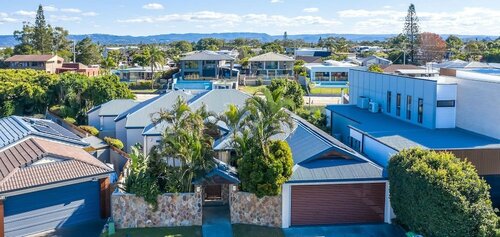 Maureen Waterfront Beach House, Prenota Casa vacanze Hotel a Queensland con parcheggio, Parcheggio