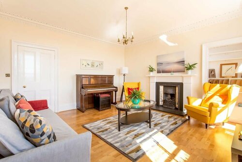 Retro Castle Retreat 2Bed (sleep 6), Забронировать Апартаменты/квартира Старый город Эдинбург, рядом с Замок в Эдинбурге