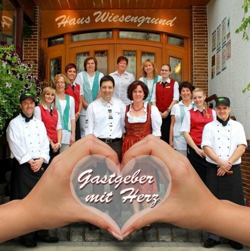 Hotel Haus Wiesengrund, Забронировать Отель Отели земли Гессена с питанием, Пансион