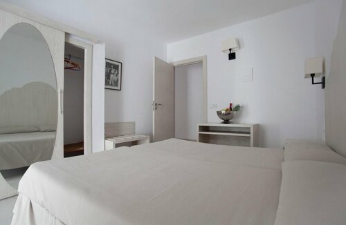 Hostal Capri, Varaa Hotelli Es Pujols Formentera