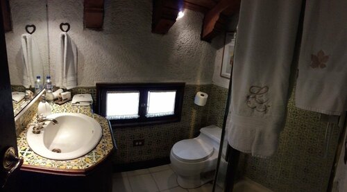 Cissus Hotel Boutique, Забронировать Бутик-отель Антигуа-Гватемала Сакатепекес, рядом с Смотровая площадка «Серро-де-ла-Крус»