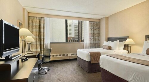 Ramada Plaza by Wyndham Calgary Downtown, Забронировать Отель СПА-отели Калгари, рядом с Discovery Dome, SPA-услуги