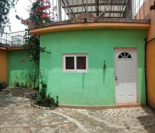 Casa Chapina Francesa, Забронировать Отель Аматитлан Гватемала
