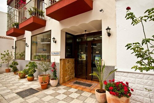 Hostal Palomares, Забронировать Хостел Салобренья Коста-Тропикаль