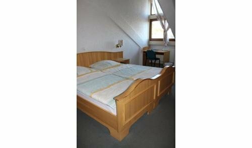 Hotel Alte Viehweide, Забронировать Отель Хельферскирхен Westerwald