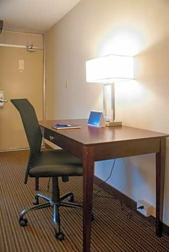 Ramada by Wyndham Salt Lake City North Temple, 预订 酒店 盐湖城 Salt Lake County