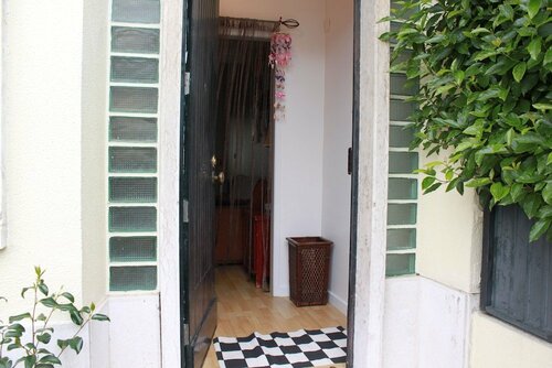 Nesha Guesthouse Lisbon, Забронировать Отель Алваладе 