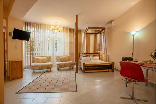 Avgust Mini-Hotel, Rezervați Mini-hotel Moteluri în Yalta Gavan', Motel