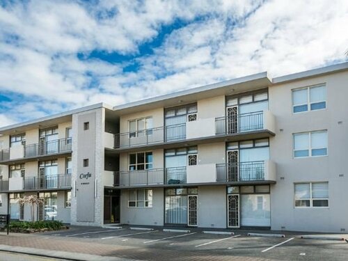 Glenelg Holiday Apartments-Ellis, Reserva ahora Apartamento Hoteles en Australia Meridional con aparcamiento, Aparcamiento