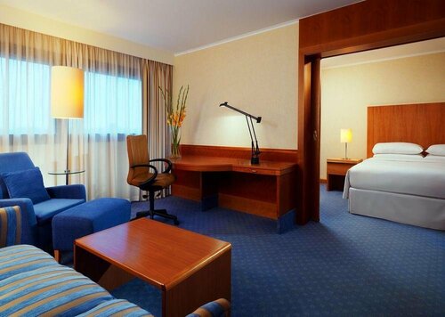 Sheraton Frankfurt Airport Hotel & Conference Center, Rezervovat Hotel Frankfurt nad Mohanem Hesensko
