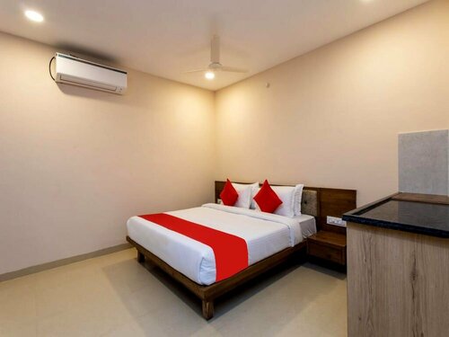 Goroomgo Luxury Star Inn Sum Hospital Bhubaneswar
