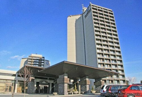Sandman Signature Vancouver Airport Hotel & Resort, Забронировать Курортный отель Курортные отели Lower Mainland British Columbia, Курортный отель
