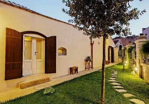 Borgo San Gaetano, Забронировать Отель Бернальда Базиликата