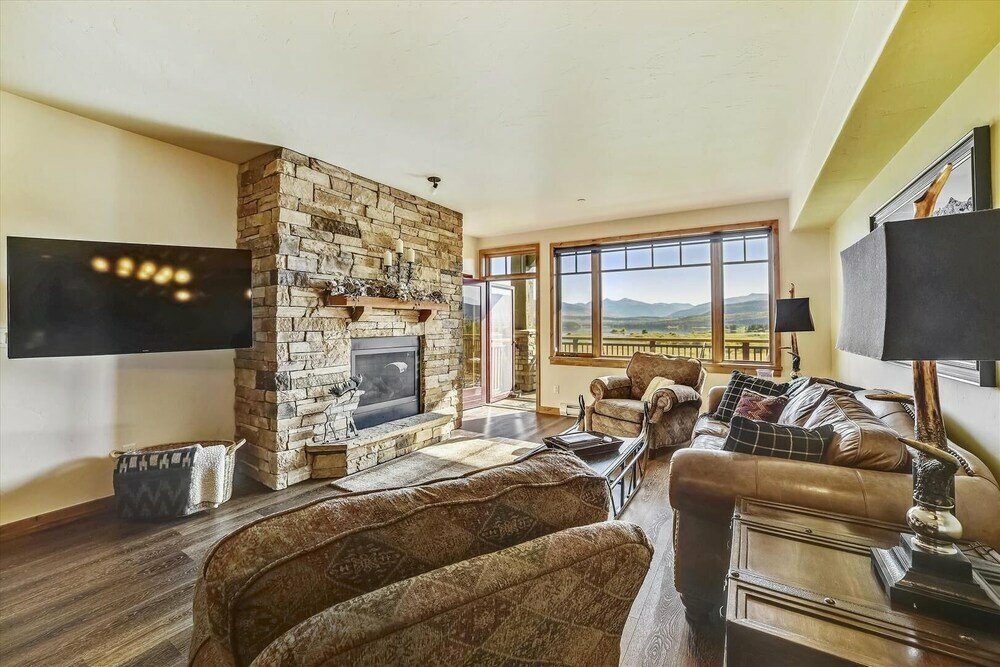 Timberline Cove 203 2 Bedroom Condo by RedAwning