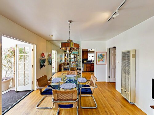 Beach Bungalow in Ventura by RedAwning, Book Feriehus Ventura 