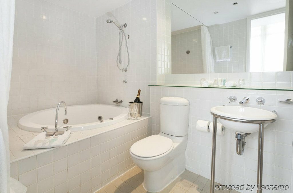 Causeway 353 Hotel