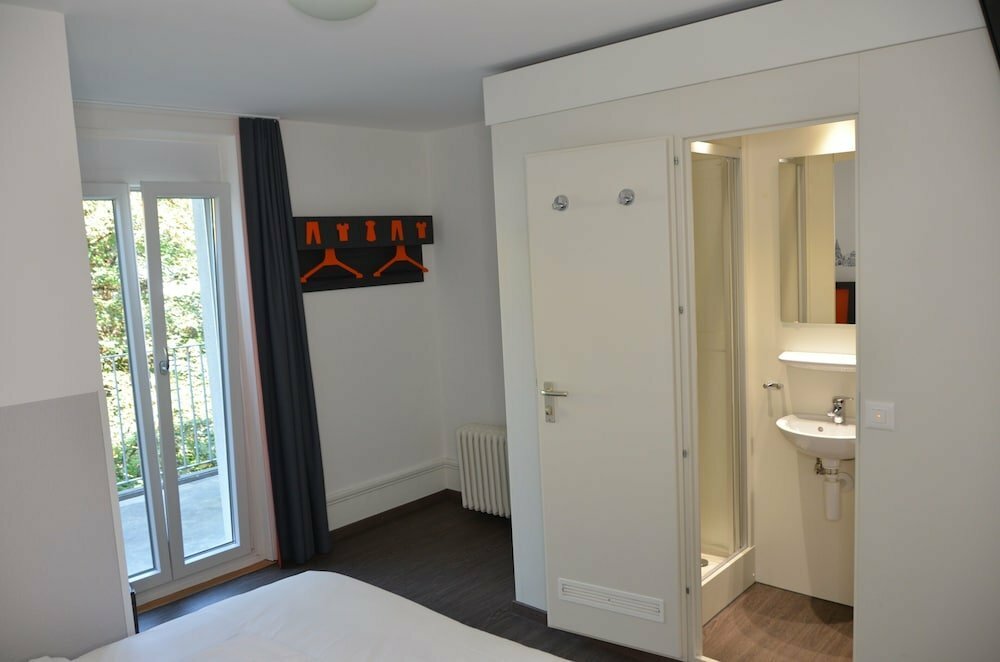 EasyHotel Zurich West