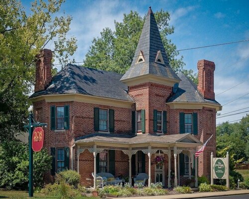 Parsonage Inn, Book Bed and Breakfast Hoteller i Maryland med parkering, Parkering