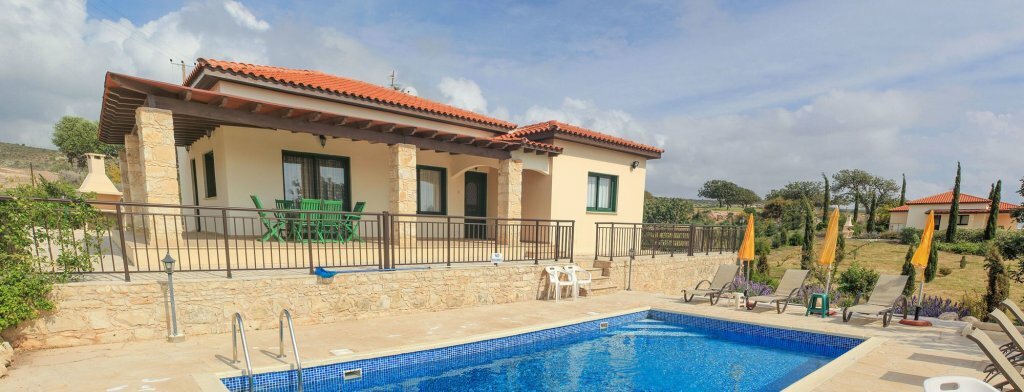 Adonis Villa