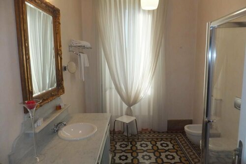 Hotel Villa Borghi, Забронировать Вилла Варано-Борги Provincia di Varese