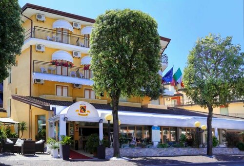 Hotel Berna, Забронировать Отель Эраклеа Riviera Est