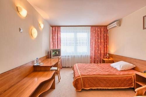 Hotel Jubilat, Забронировать Отель Отели Замосць с парковкой, Парковка