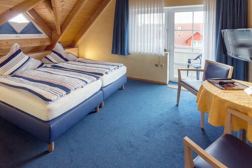 Hotel Friesenhus, Забронировать Отель Отели Каролинензиль с бассейном, Бассейн