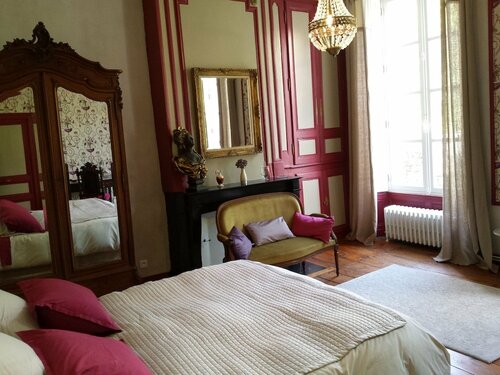 Beaux Esprits Chambres d'Hôtes, Забронировать Отель Фонтене-ле-Конт Маре-Пуатвен